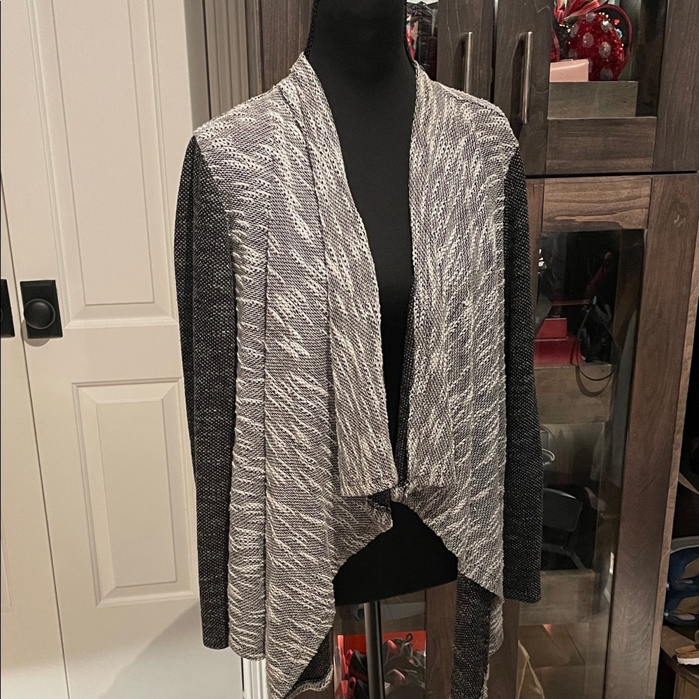 Style & Co. Women's Black and Cream Open Front Cardigan (D)